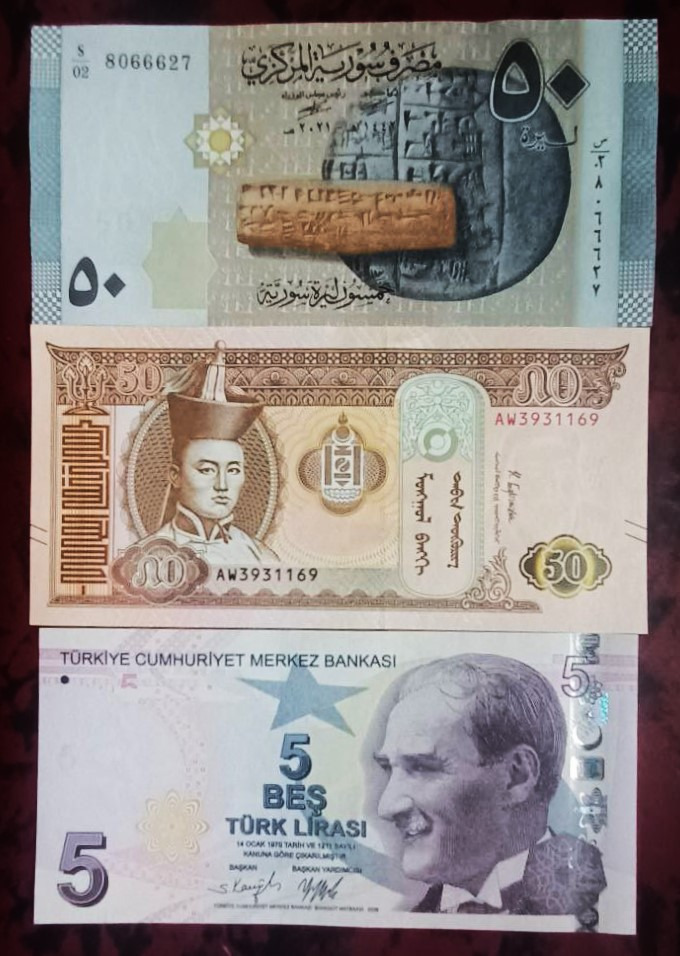 3 برگ اسکناس خارجی