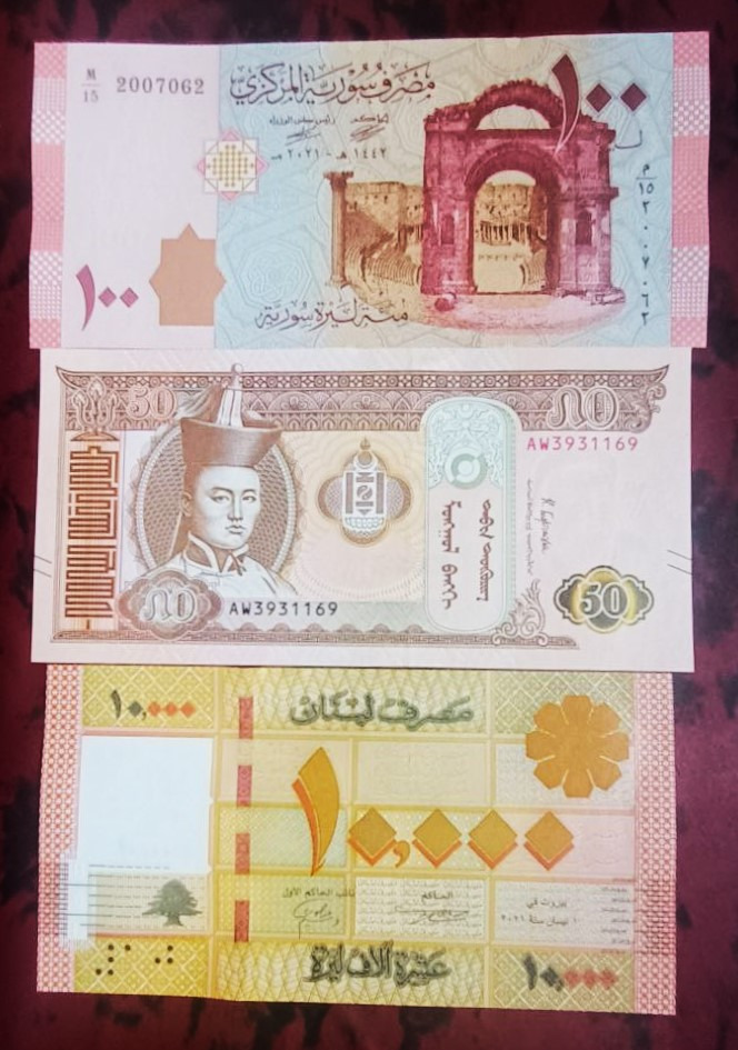 3 برگ اسکناس خارجی