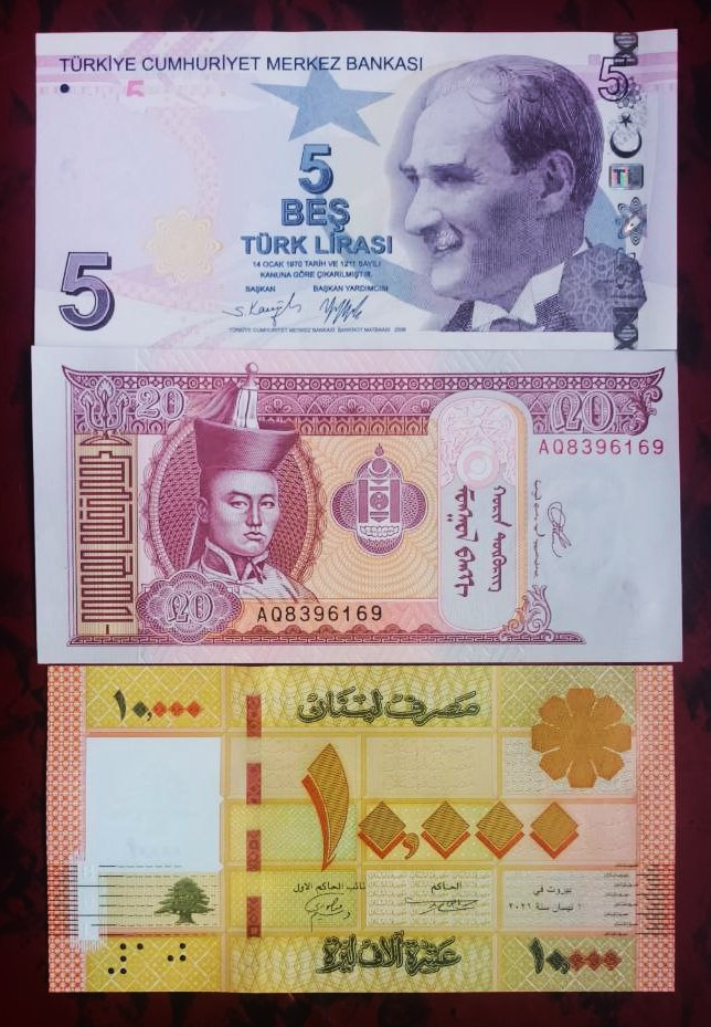 3 برگ اسکناس خارجی