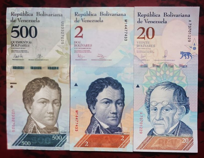 3 برگ اسکناس خارجی