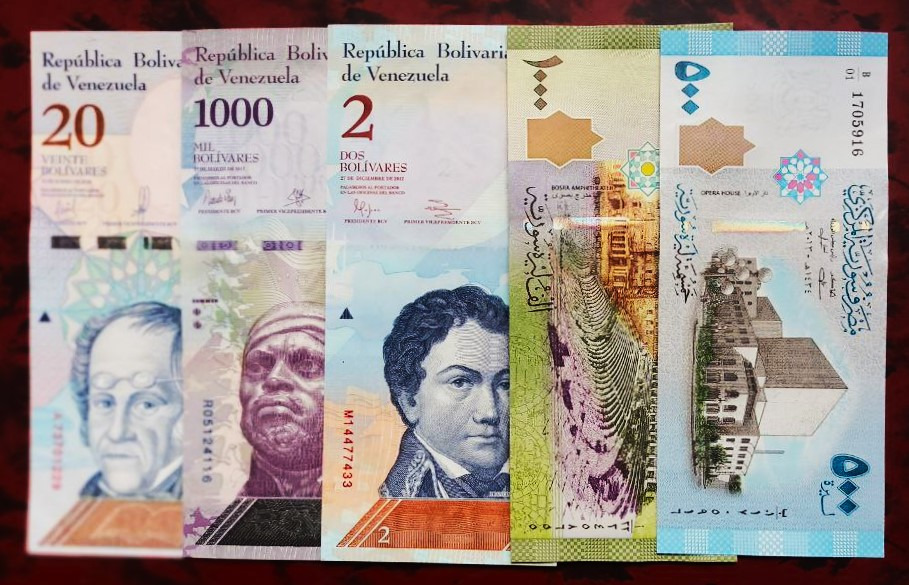 5 برگ اسکناس خارجی بانکی