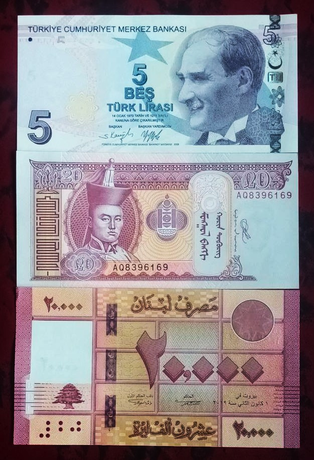 3 برگ اسکناس خارجی