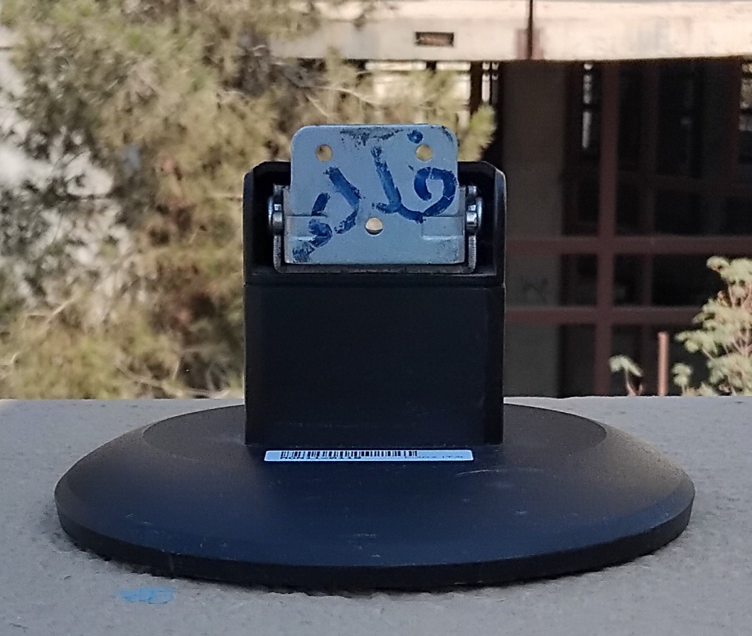 پایه مانیتورسه پیچ