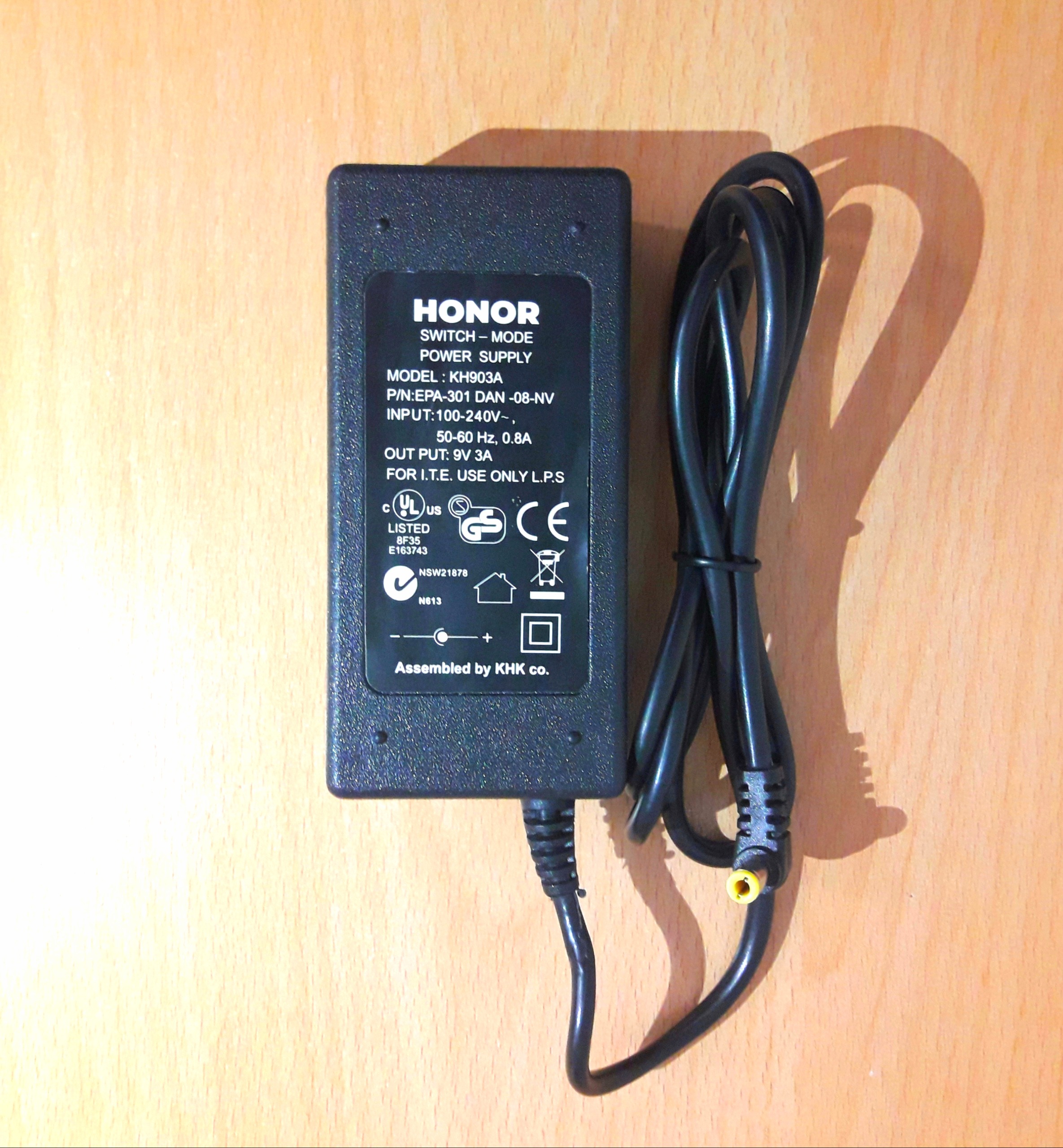 آداپتور سوئیچینگ 9 ولت HONOR شارژر کارتخوان ترانس