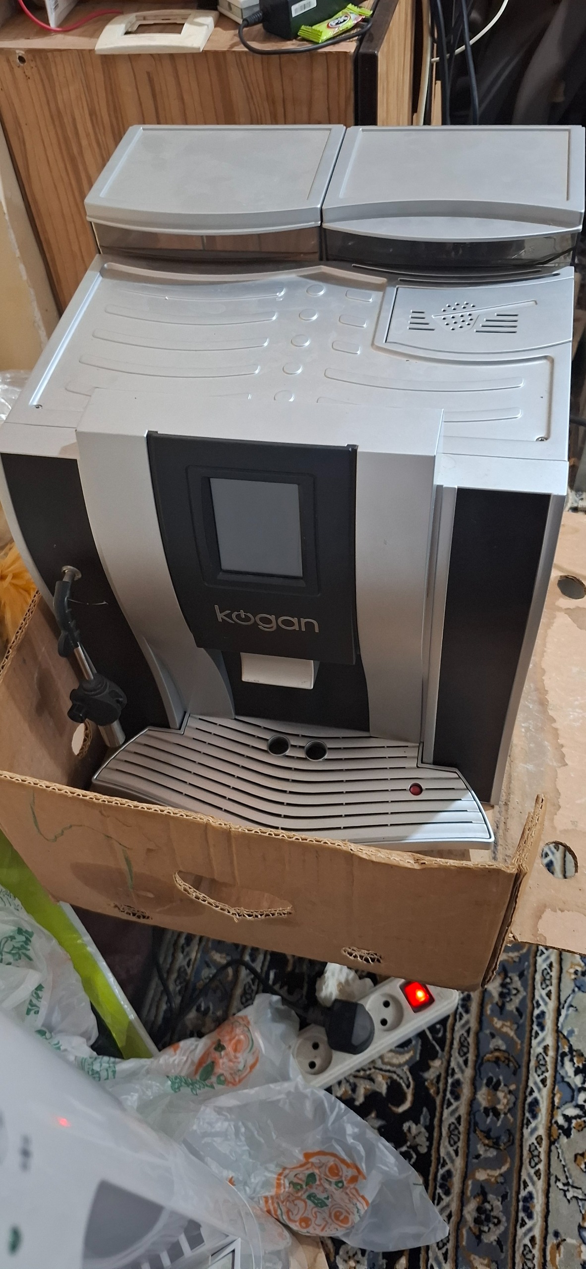 اسپرسو ساز تمام اتوماتیک.