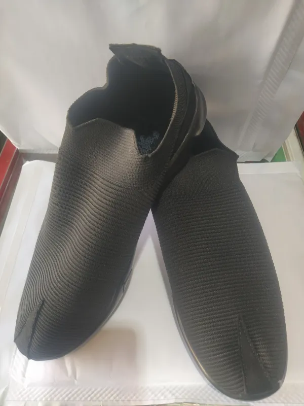 گیوه طبی بختیاری مشکی سایز40 تا 45 موجود میباشد