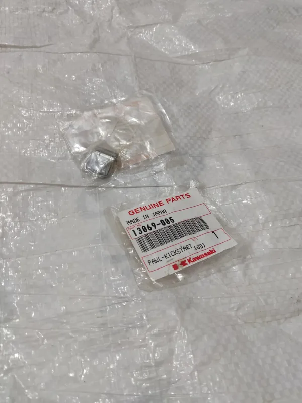 خار یا ناخنکی هندل کاوازاکی gto ژاپن