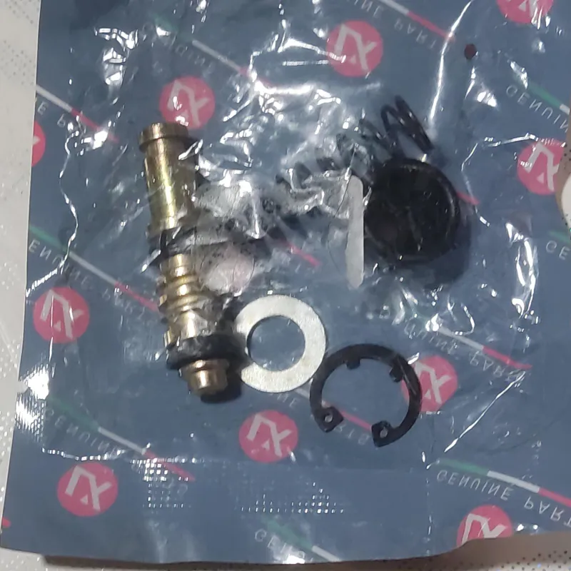 لوازم پمپ ترمز بالا کاوازاکی GTO 125