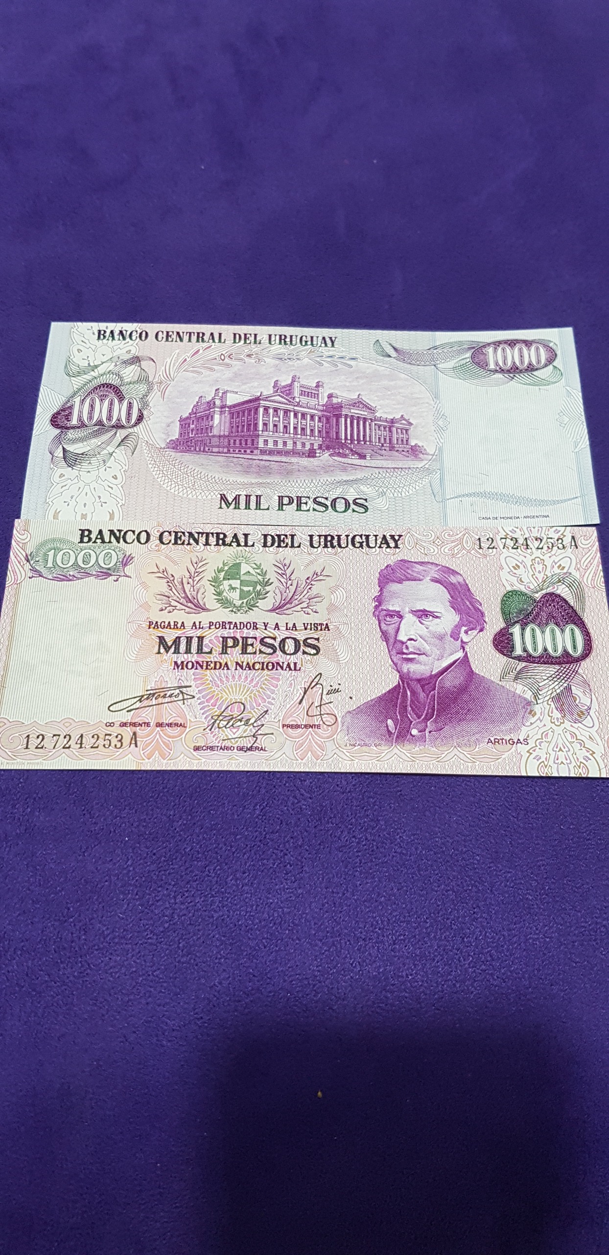 جفت اسکناس 1000پزو اروگوئه