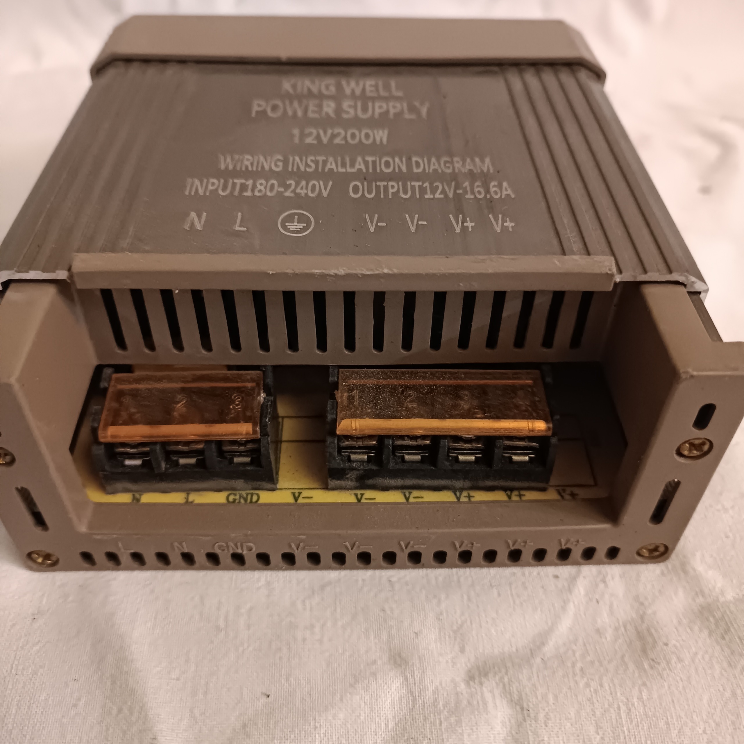 پاور سوئیچینگ 12 ولت 16.6 آمپر