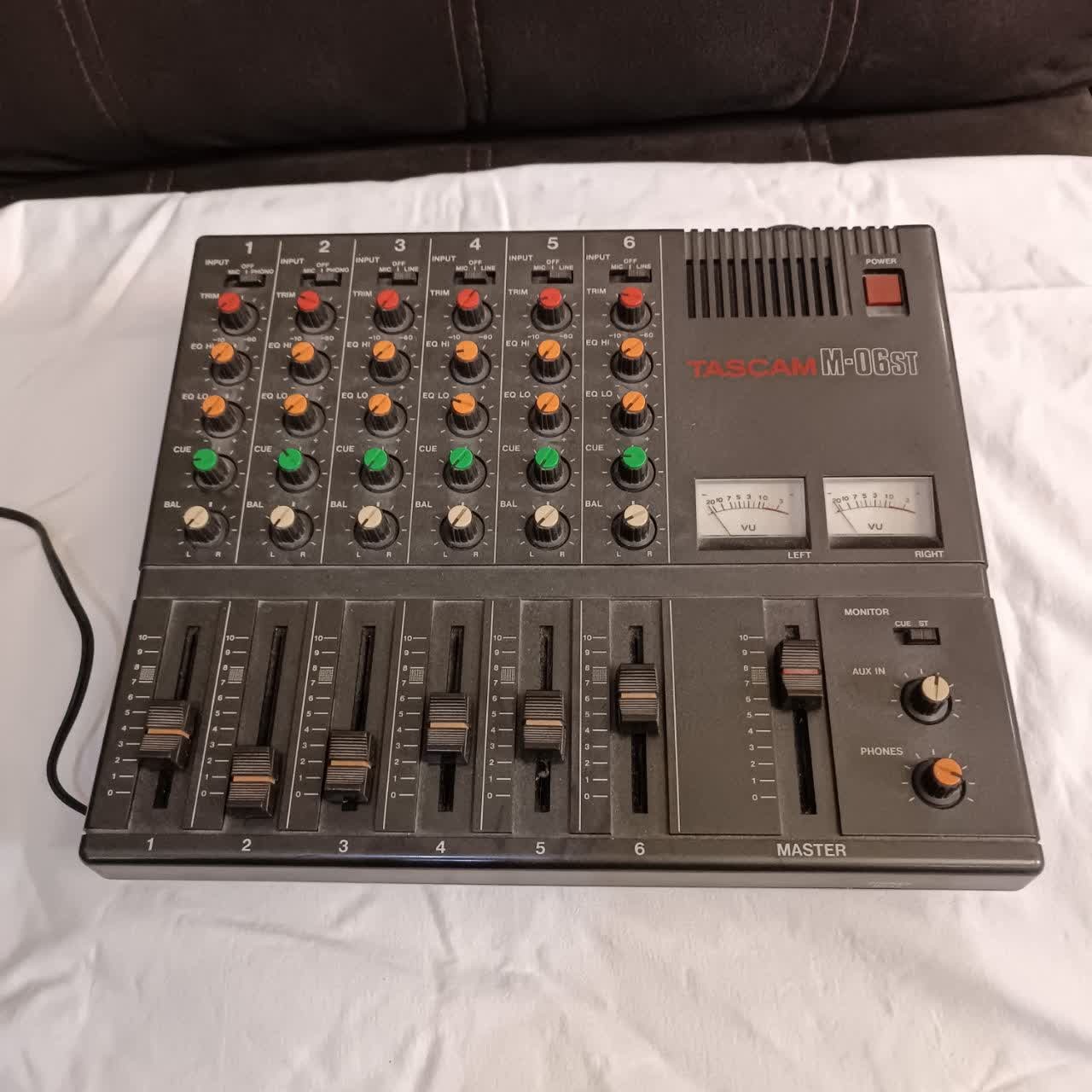 میکسر برند تسکم TASCAM