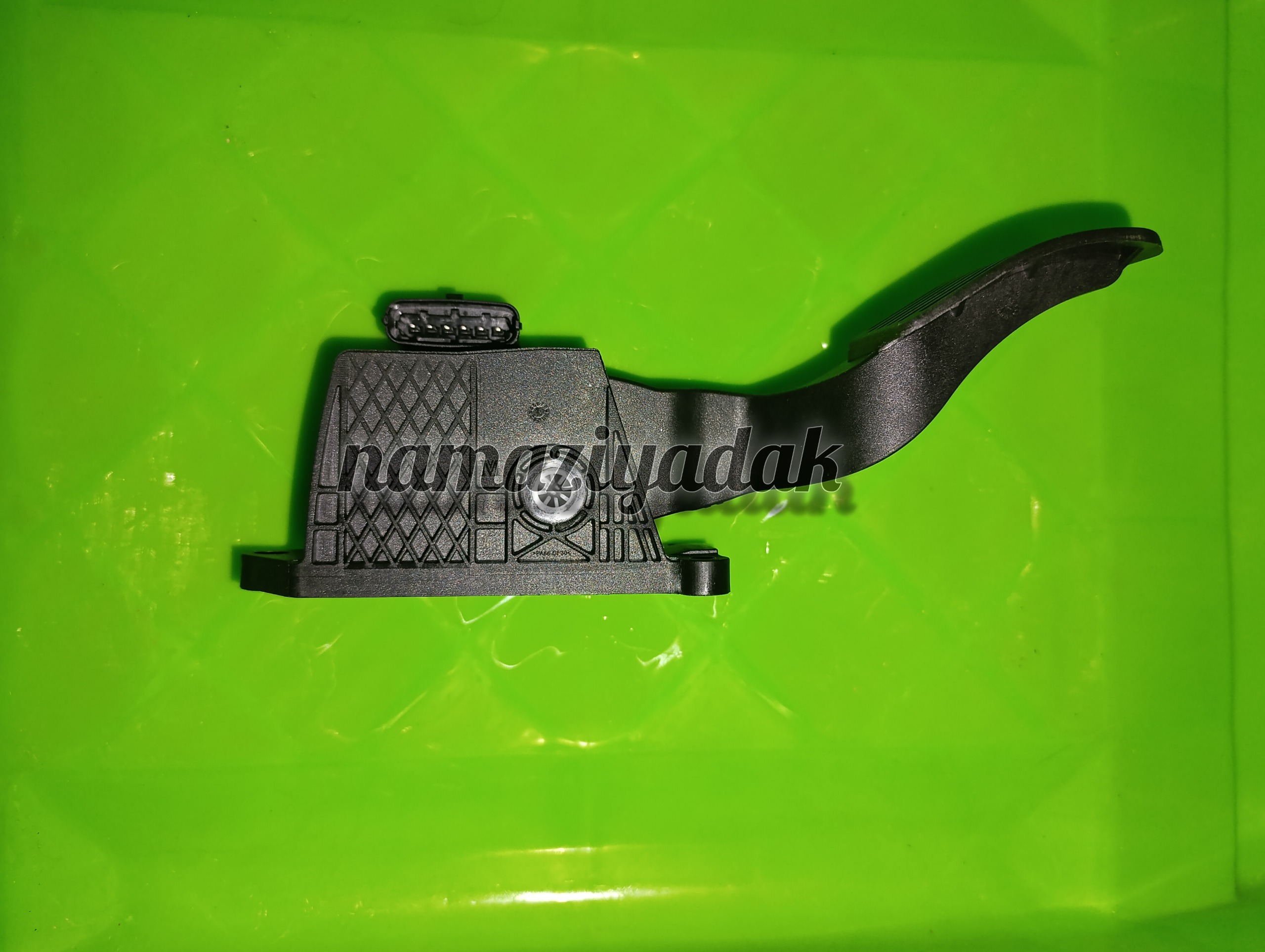 پدال گاز دنا برقی جدید