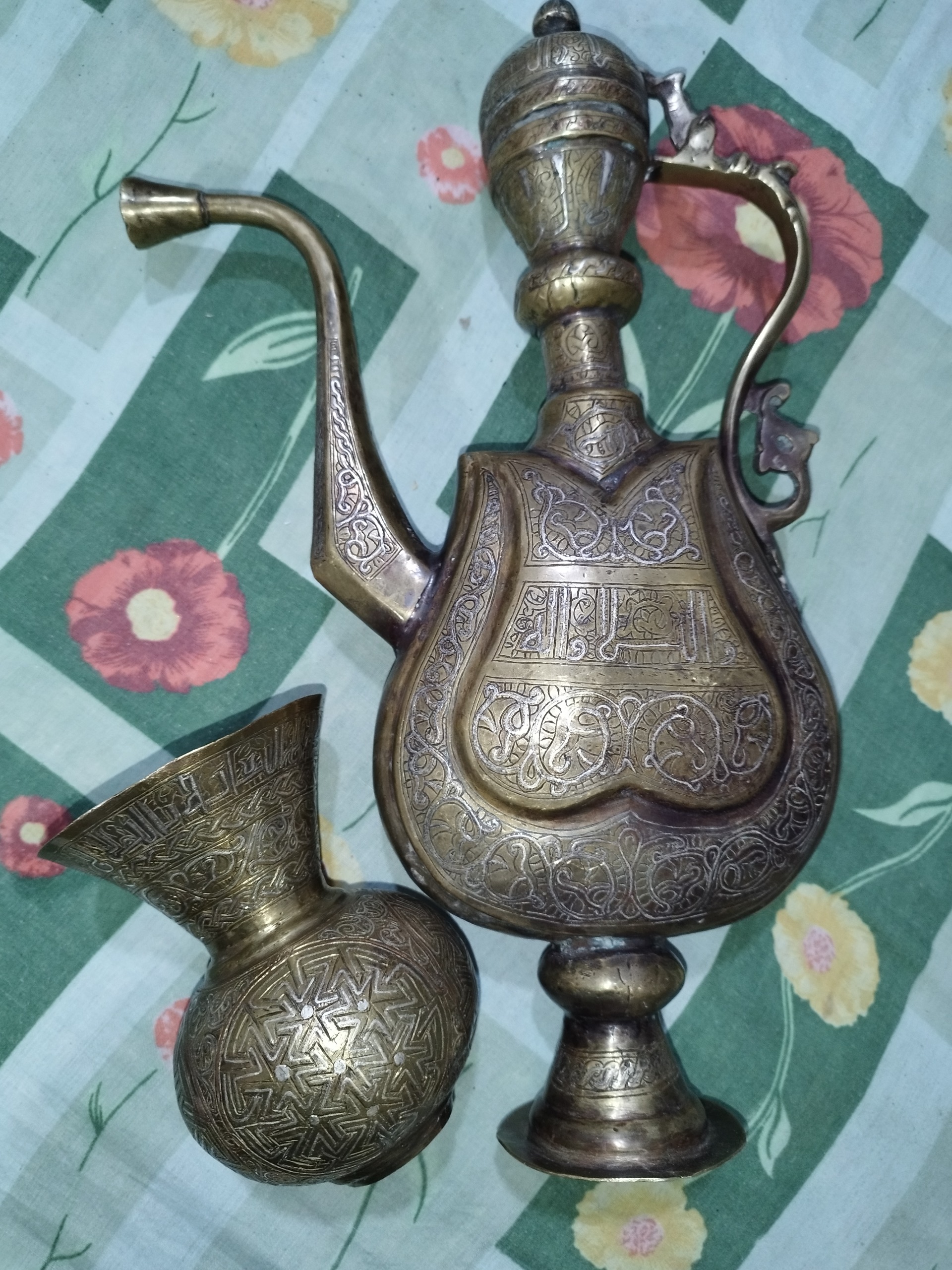 آفتابه قدیمی نقره کوب خطی