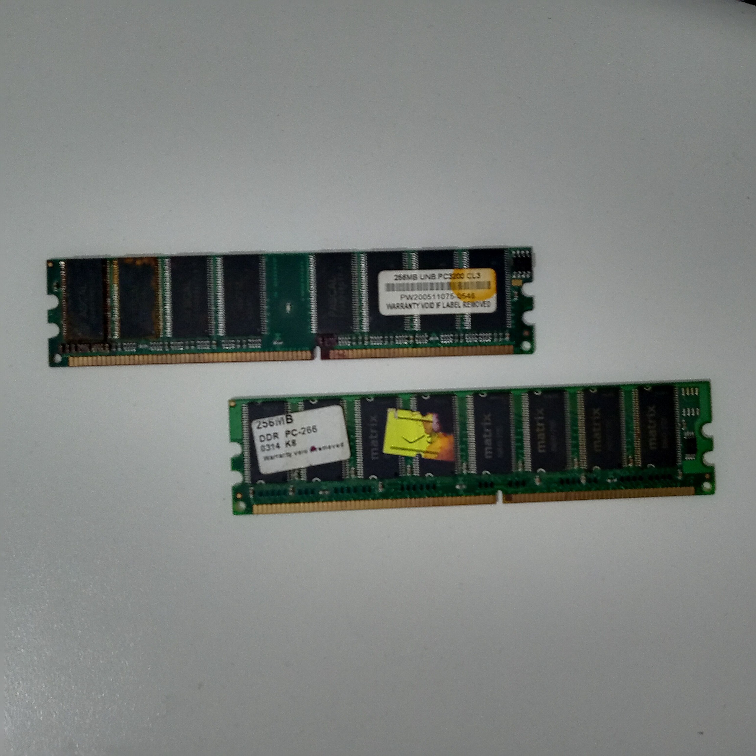 دو عدد رم کامپیوتر DDR1 ظرفیت 256 مگ