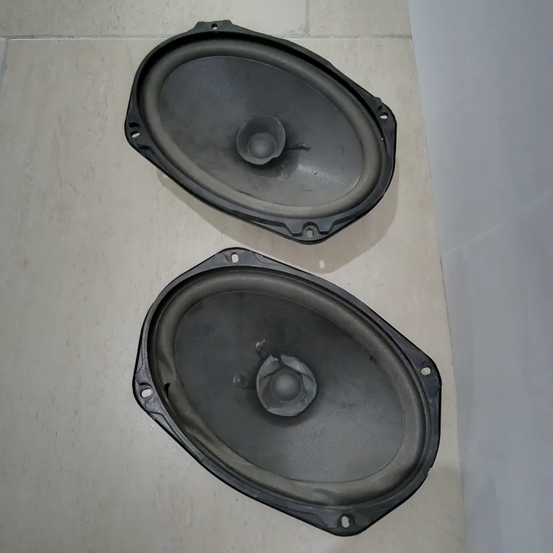 یک جفت باند خربزه ای فول رنج برند پایونیر 200 وات