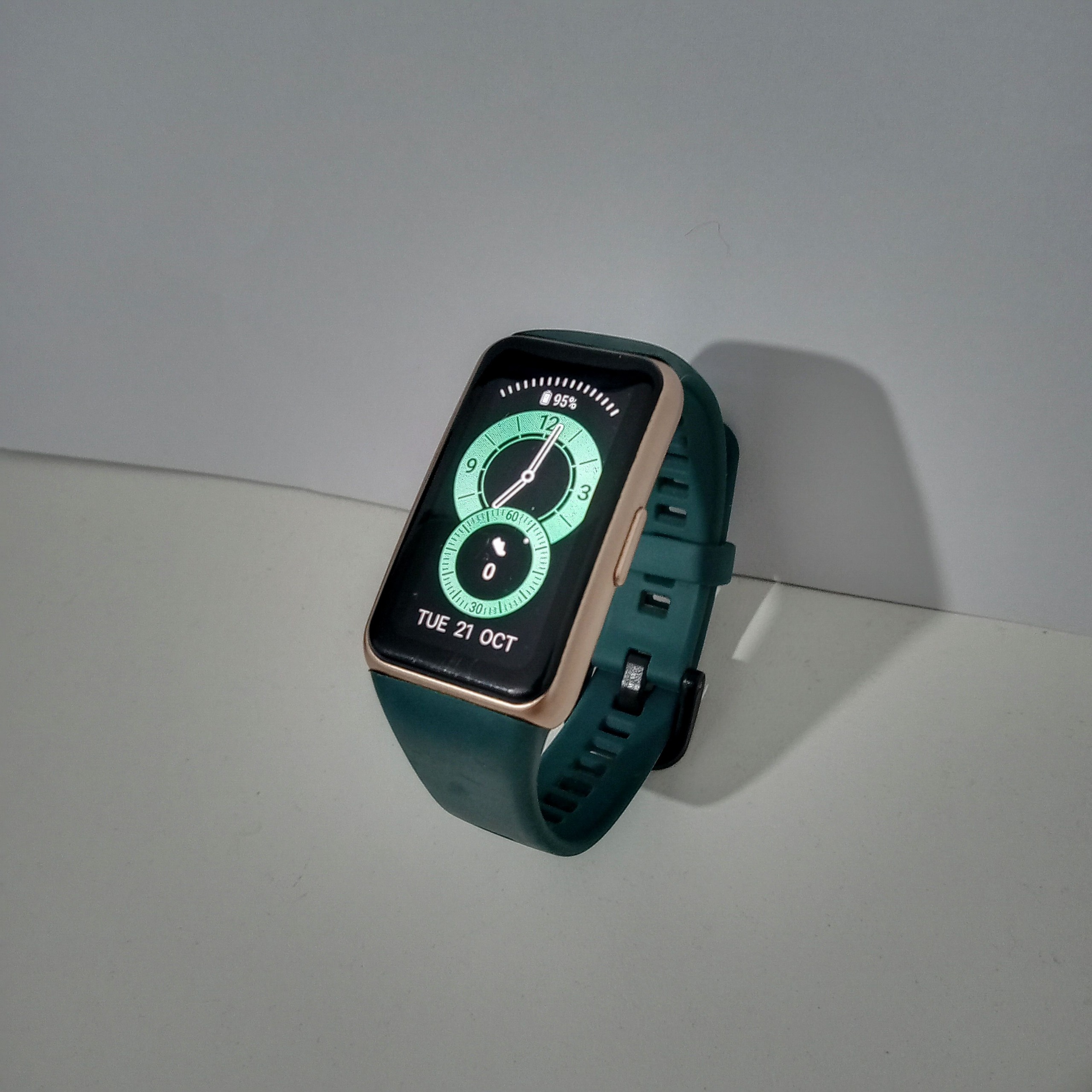 مچ بند هوشمند هواوی مدل Band 6