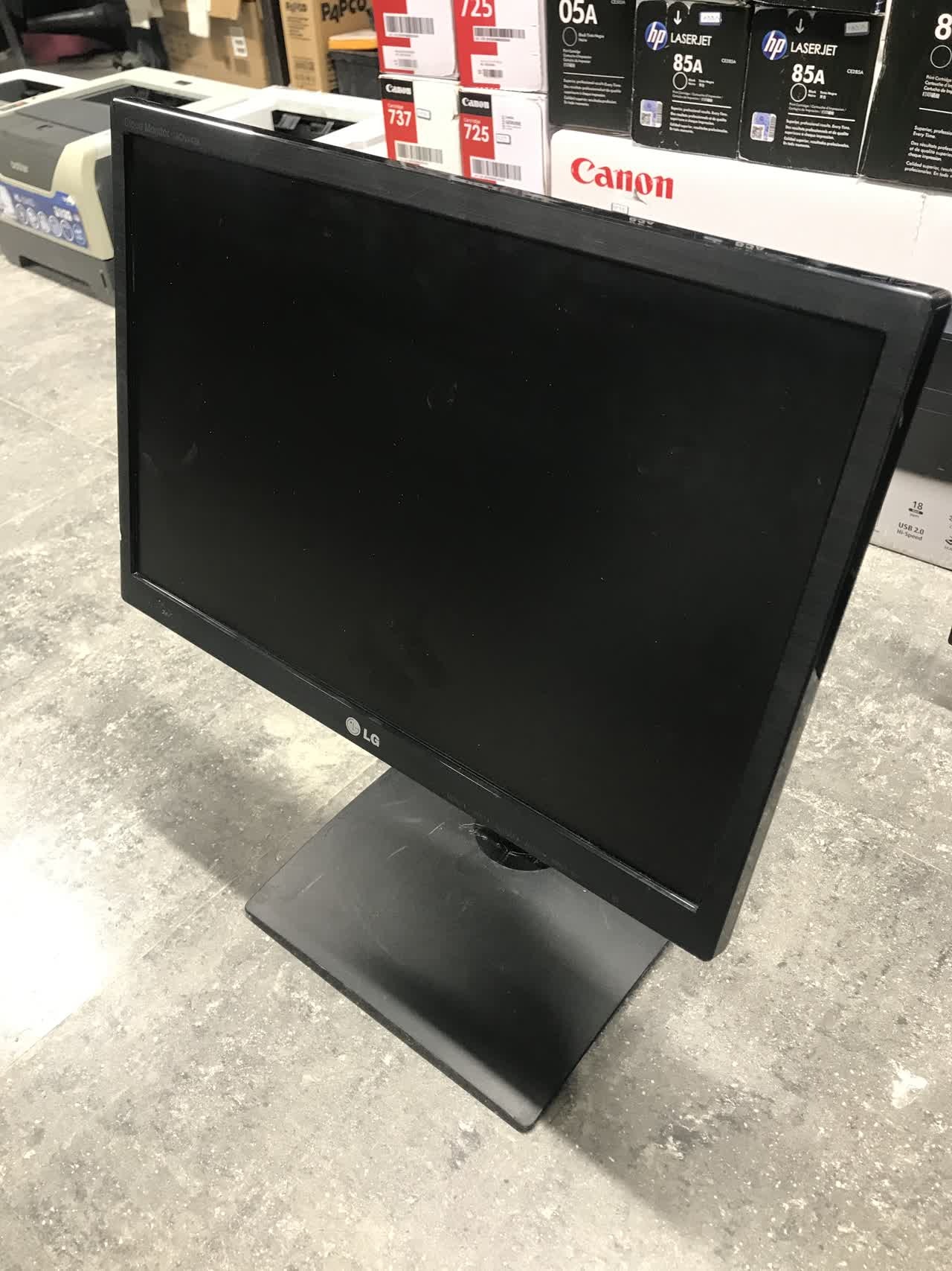 مانیتور ال ای دی 19 اینچ LG (استوک)