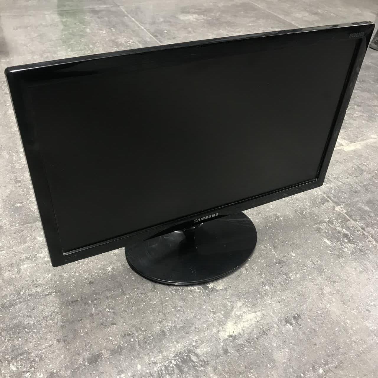 مانیتور ال ای دی 19 اینچ سامسونگ (استوک)