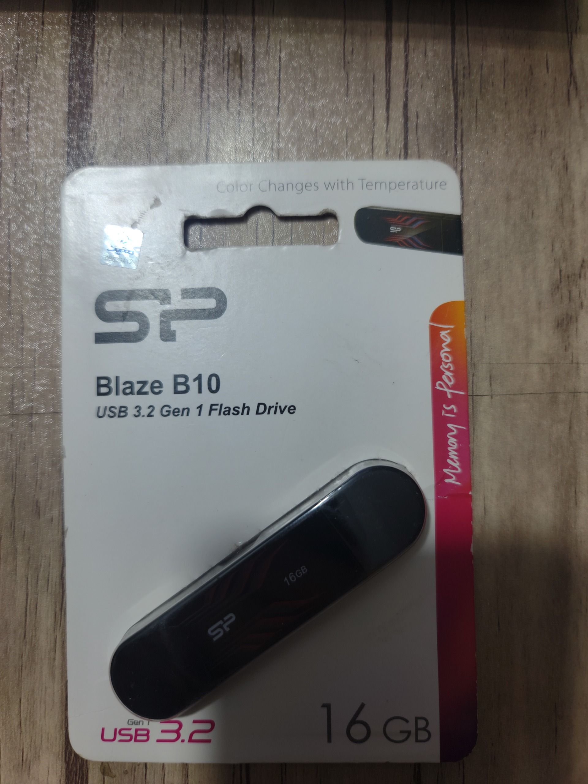 فلش مموری سیلیکون پاور مدل Blaze B10