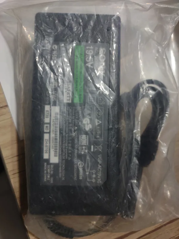 شارژر لپ تاپ سونی مدل VGP-AC19V10