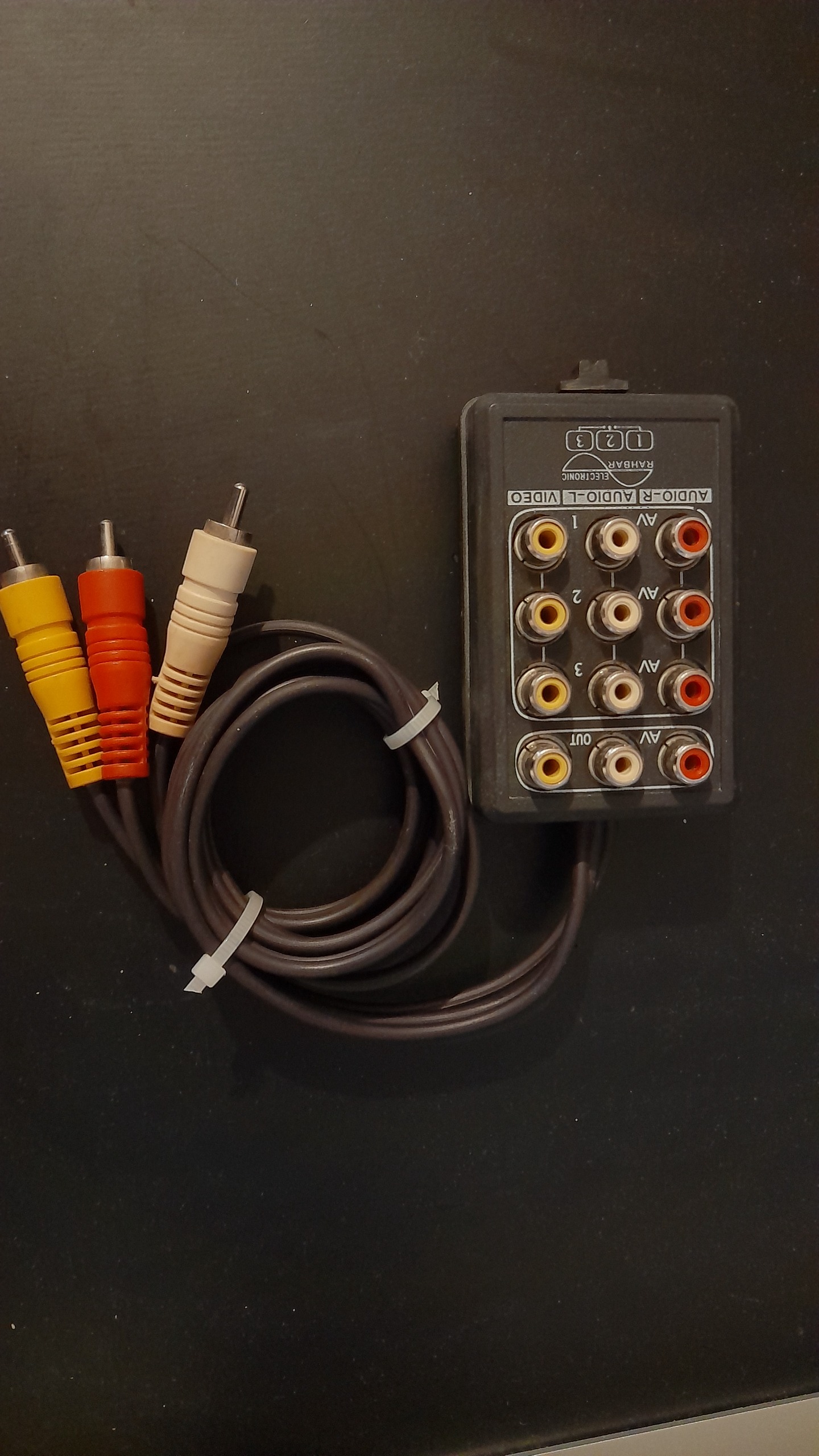  مبدل 1 به 3 AV کمیاب اصلی با دو تصویر همزمان