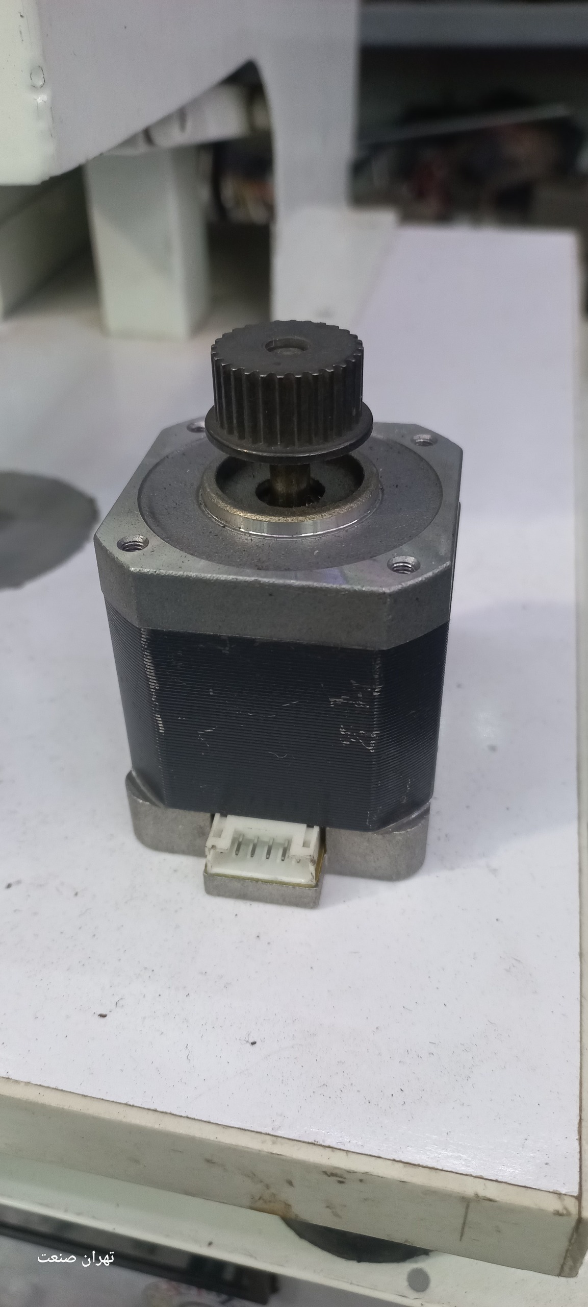 استپ موتور نما 17