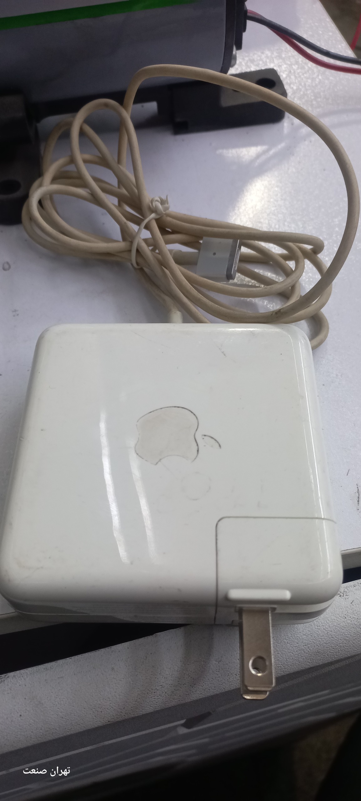 شارژر فابریکی مک بوک اپل