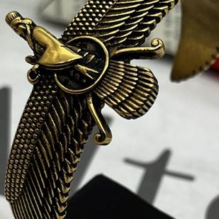 بنگل فروهر مردانه طلایی