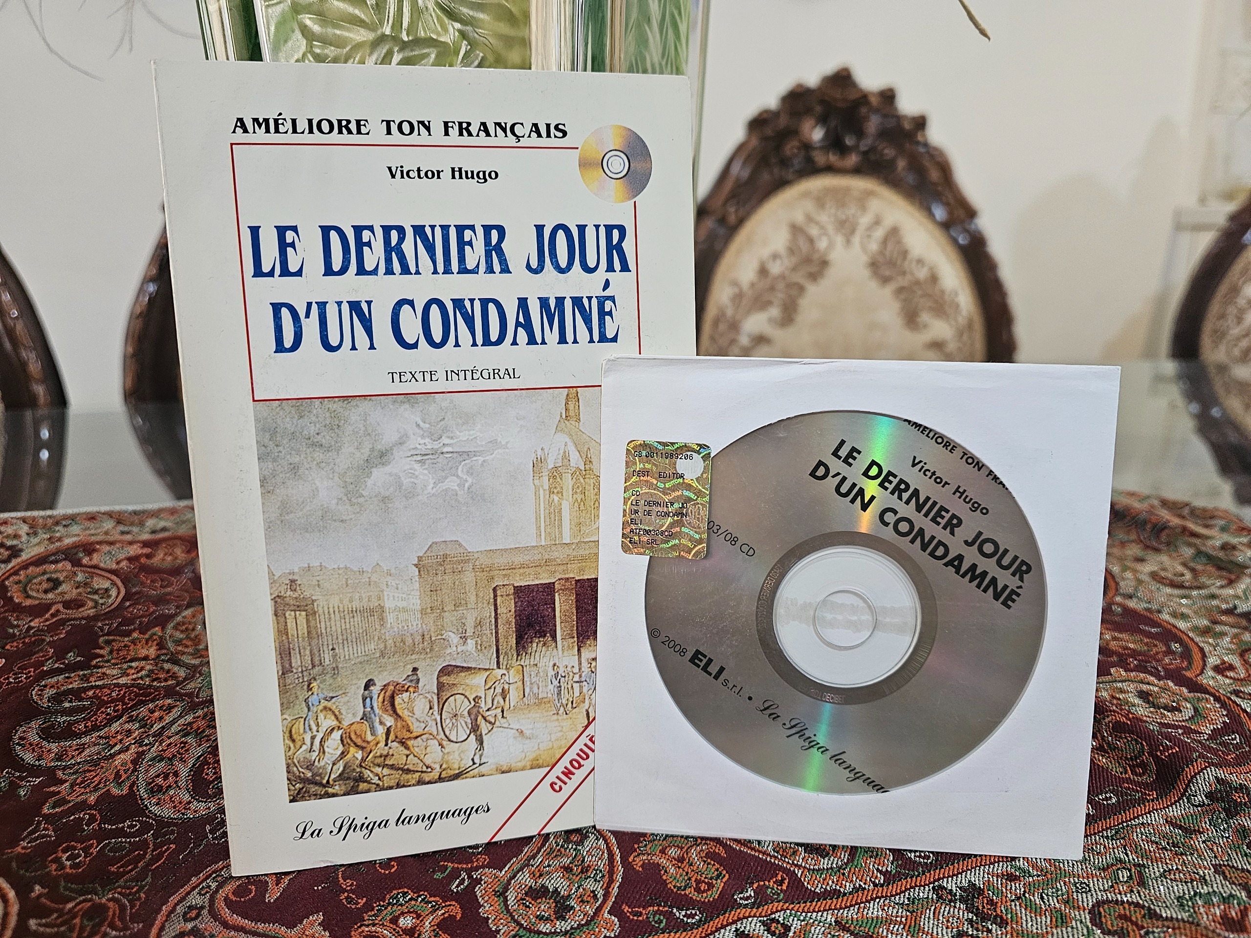 کتاب فرانسه اثر ویکتور هوگو با سی دی