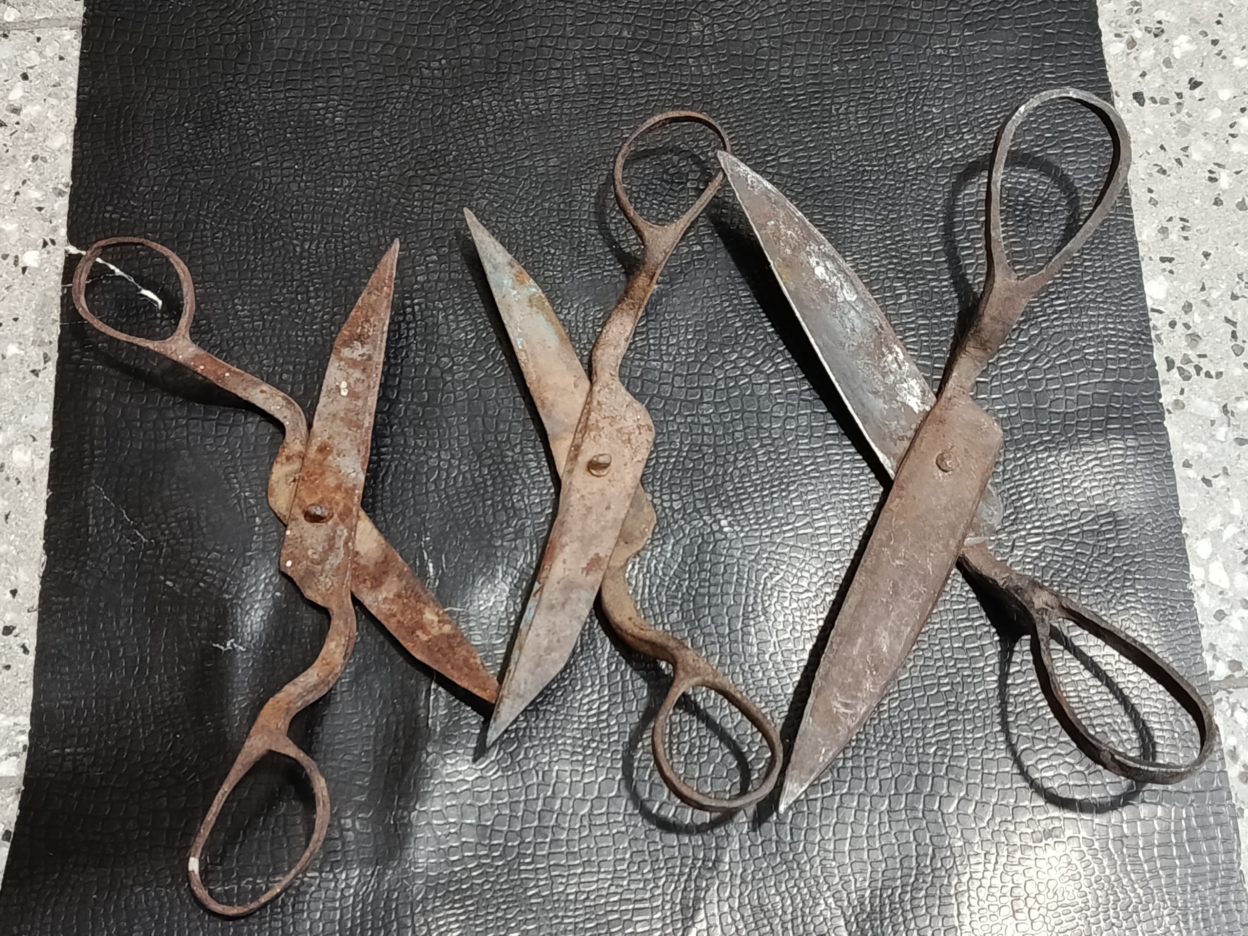 3قیچی فولادی قدیمی دستساز زیبا و کلکسیونی