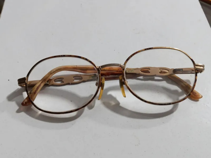 عینک قدیمی زیبا طبی