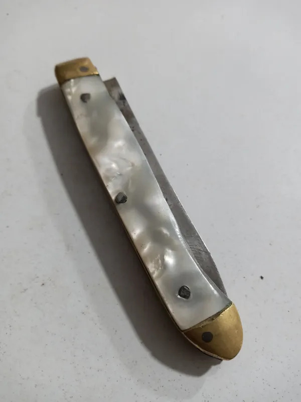 چاقو قدیمی دستساز دسته صدفی زیبا و کلکسیونی