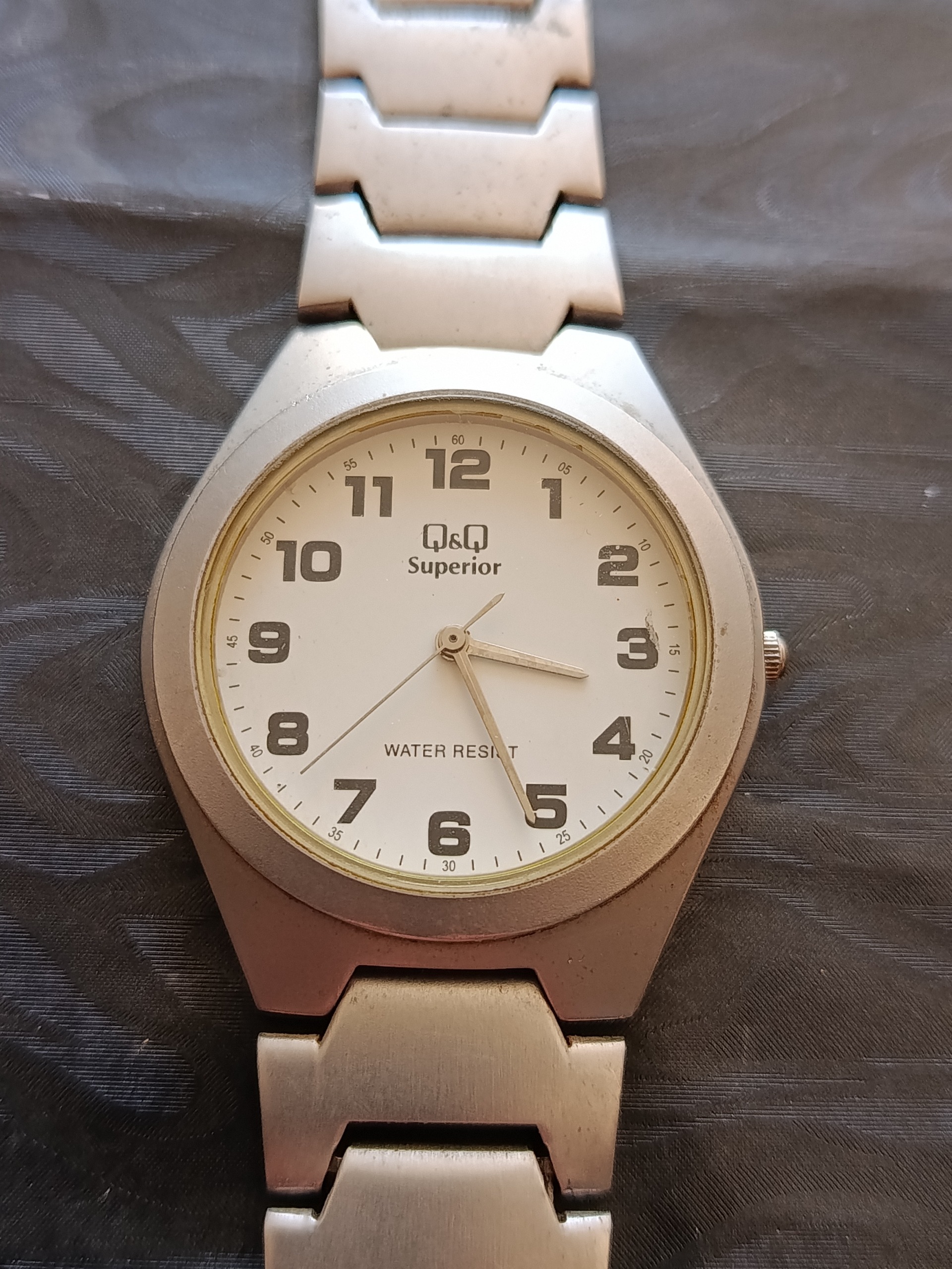 ساعت مچی بسیار زیبا و شیک