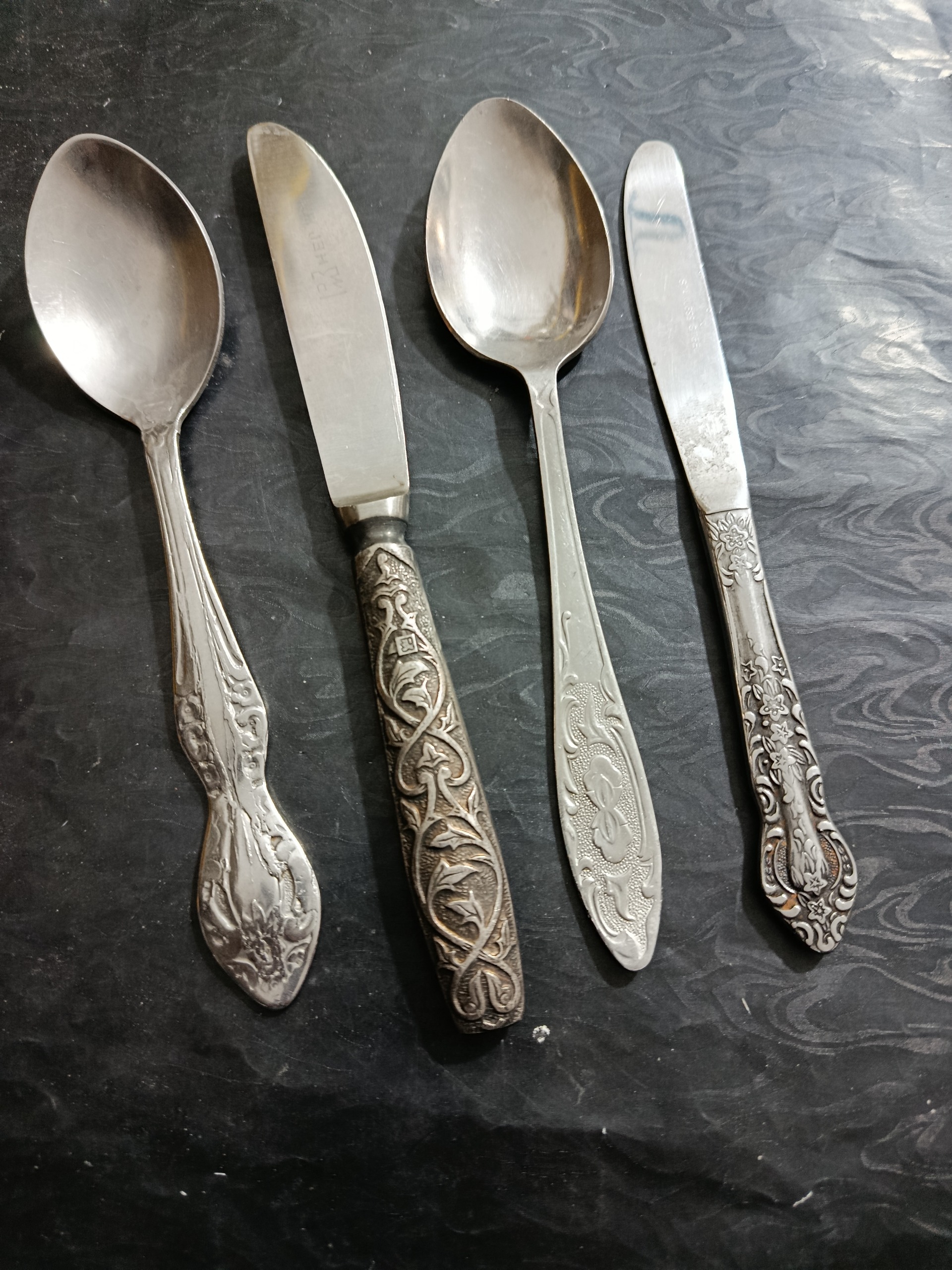 2 قاشق و 2 کارد قدیمی روسی و اروپایی