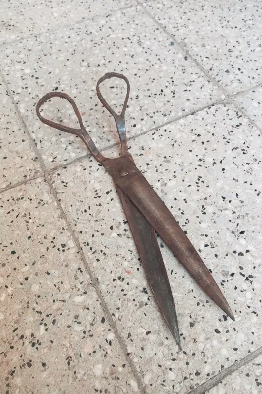 قیچی قدیمی دستساز سایز بزرگ