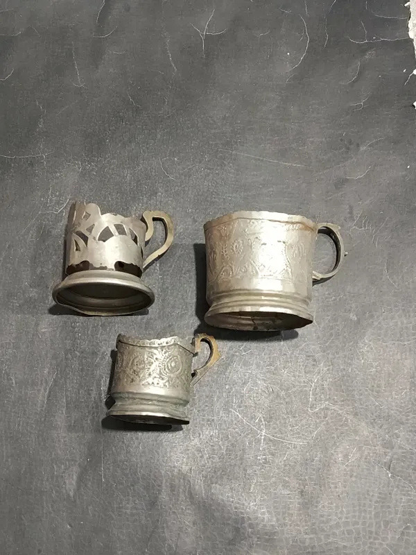 2 گالش استکان و یک گالش لیوان قدیمی زیبا