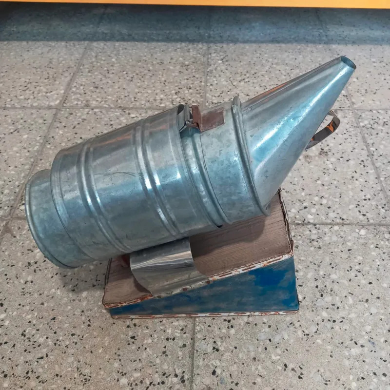 ابزار زنبورداری دستساز