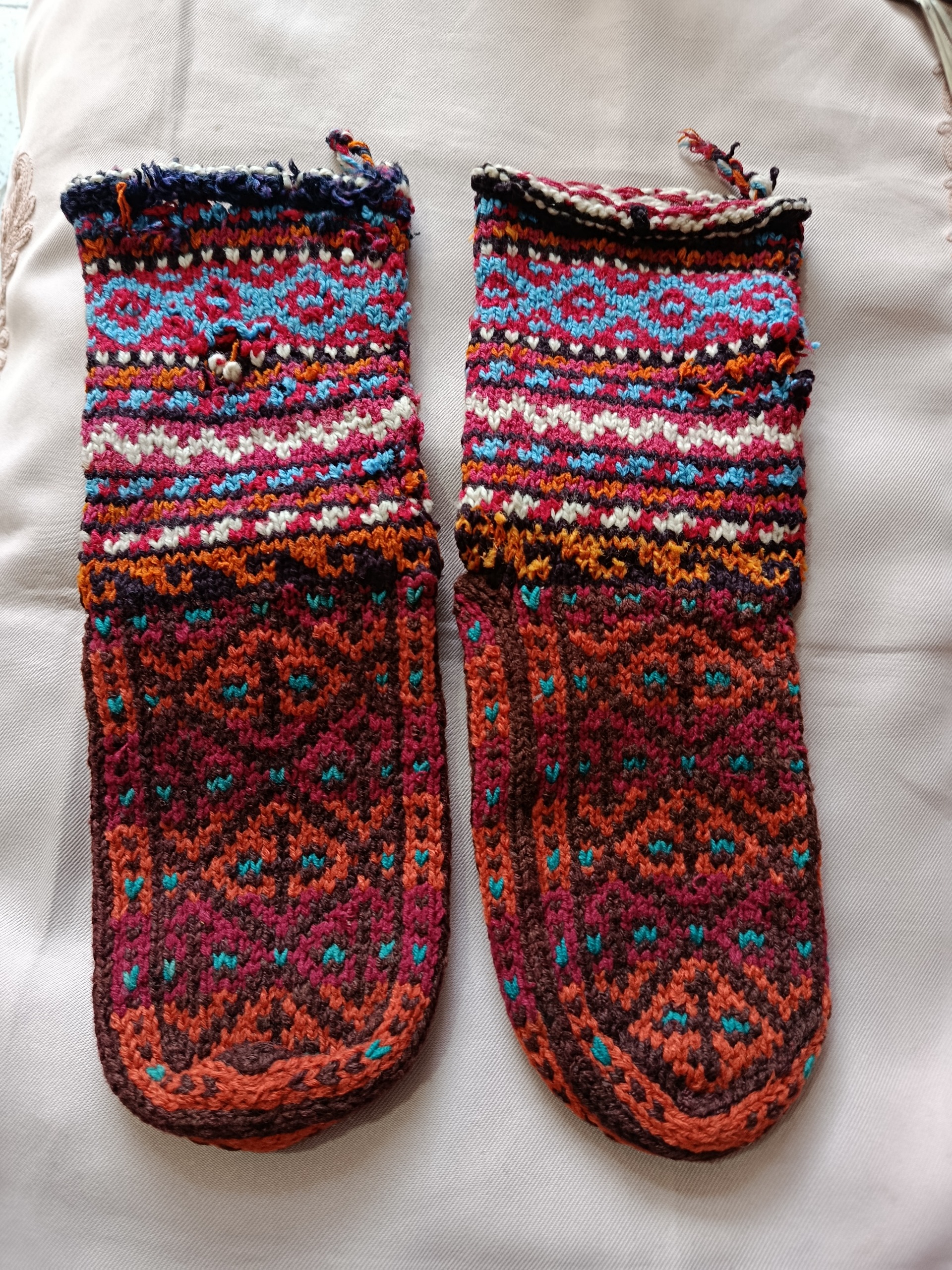 جوراب دستباف قدیمی زیبا و کلکسیونی