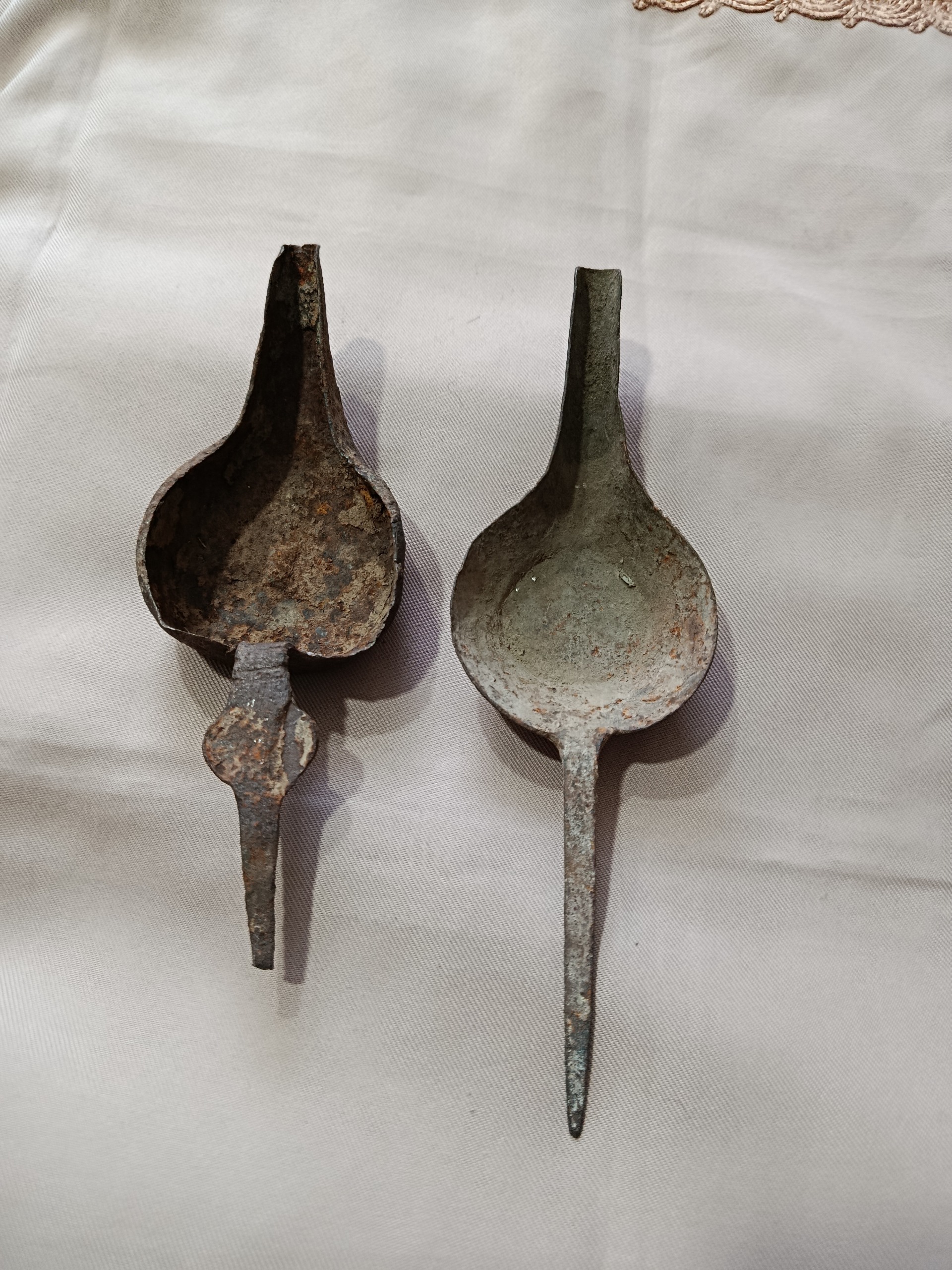 2 چراغ پایه سوز قاجاری فولادی