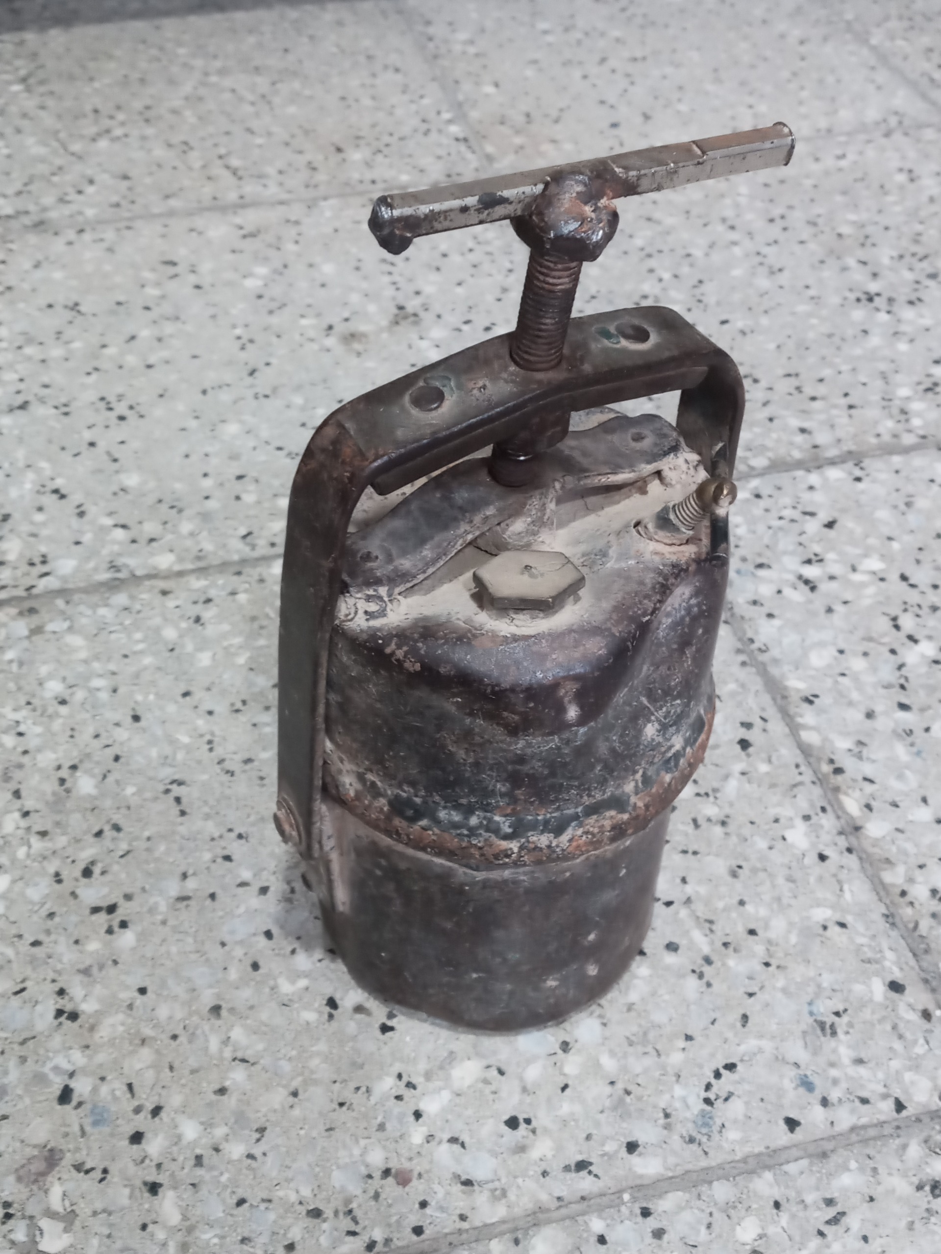 چراغ کاربیدی قدیمی فولادی دستساز کلکسیونی