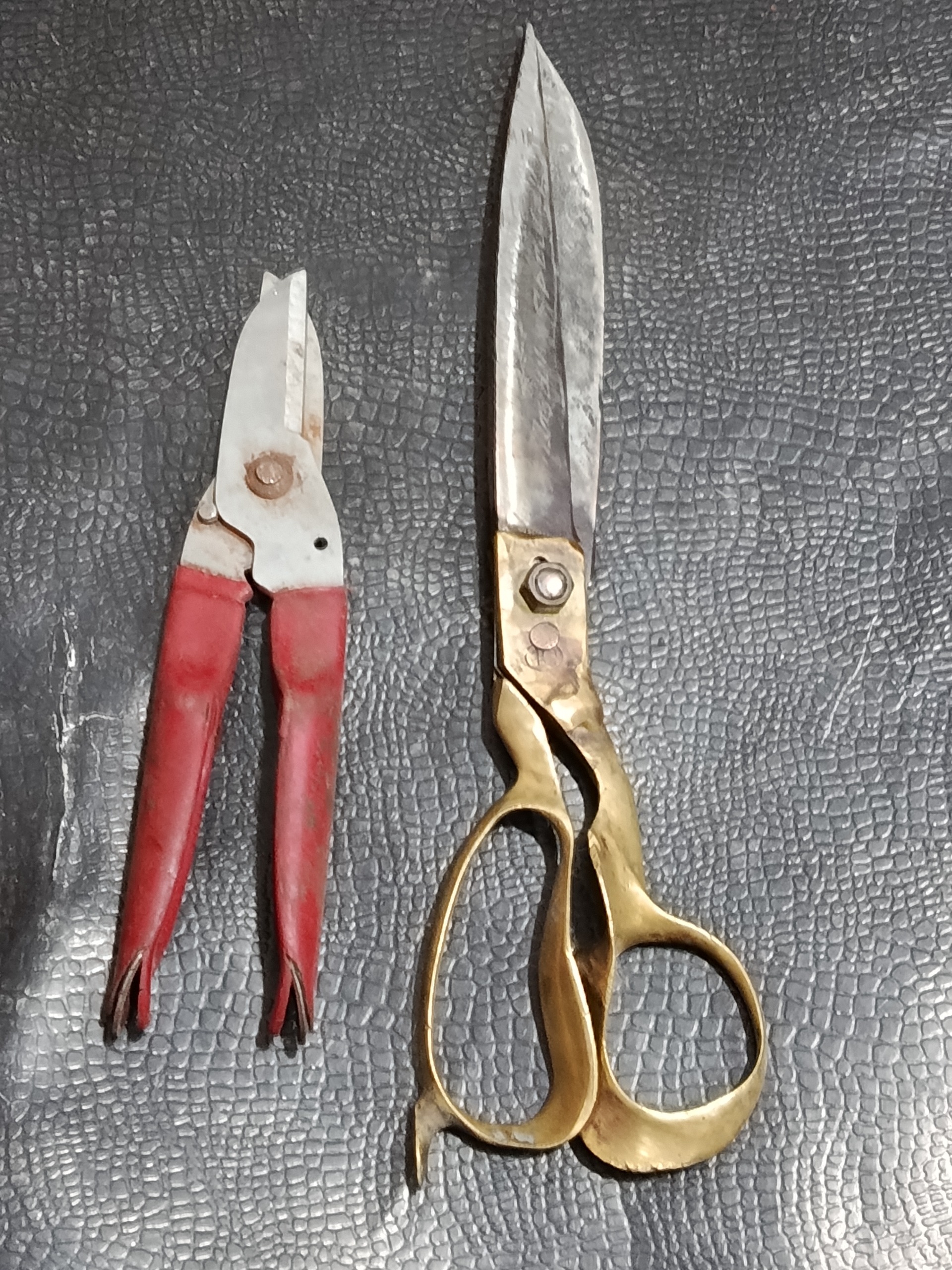 2قیچی قدیمی زیبا و کلکسیونی