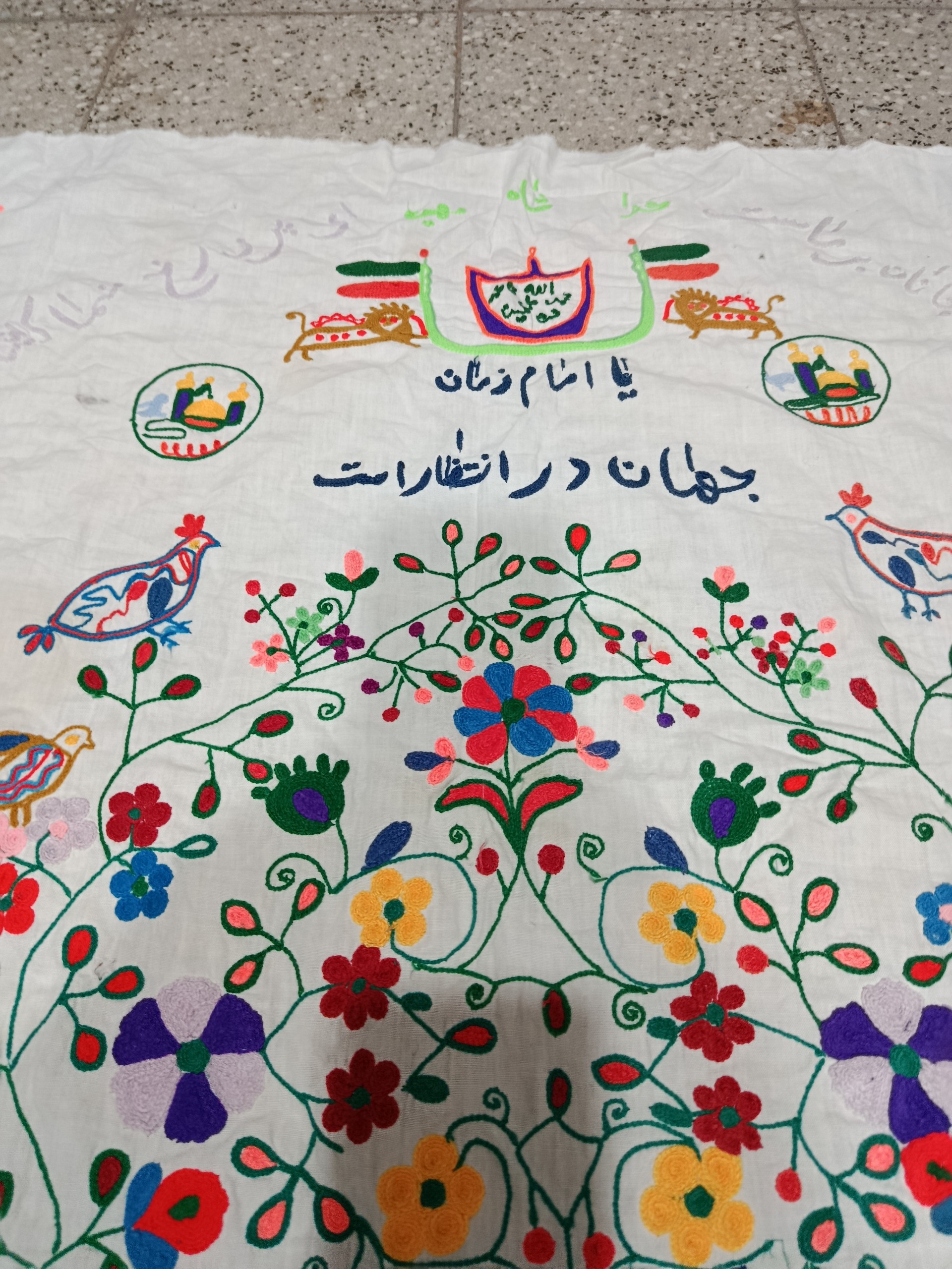 پارچه زیبای گلدوزی قدیمی ش 65