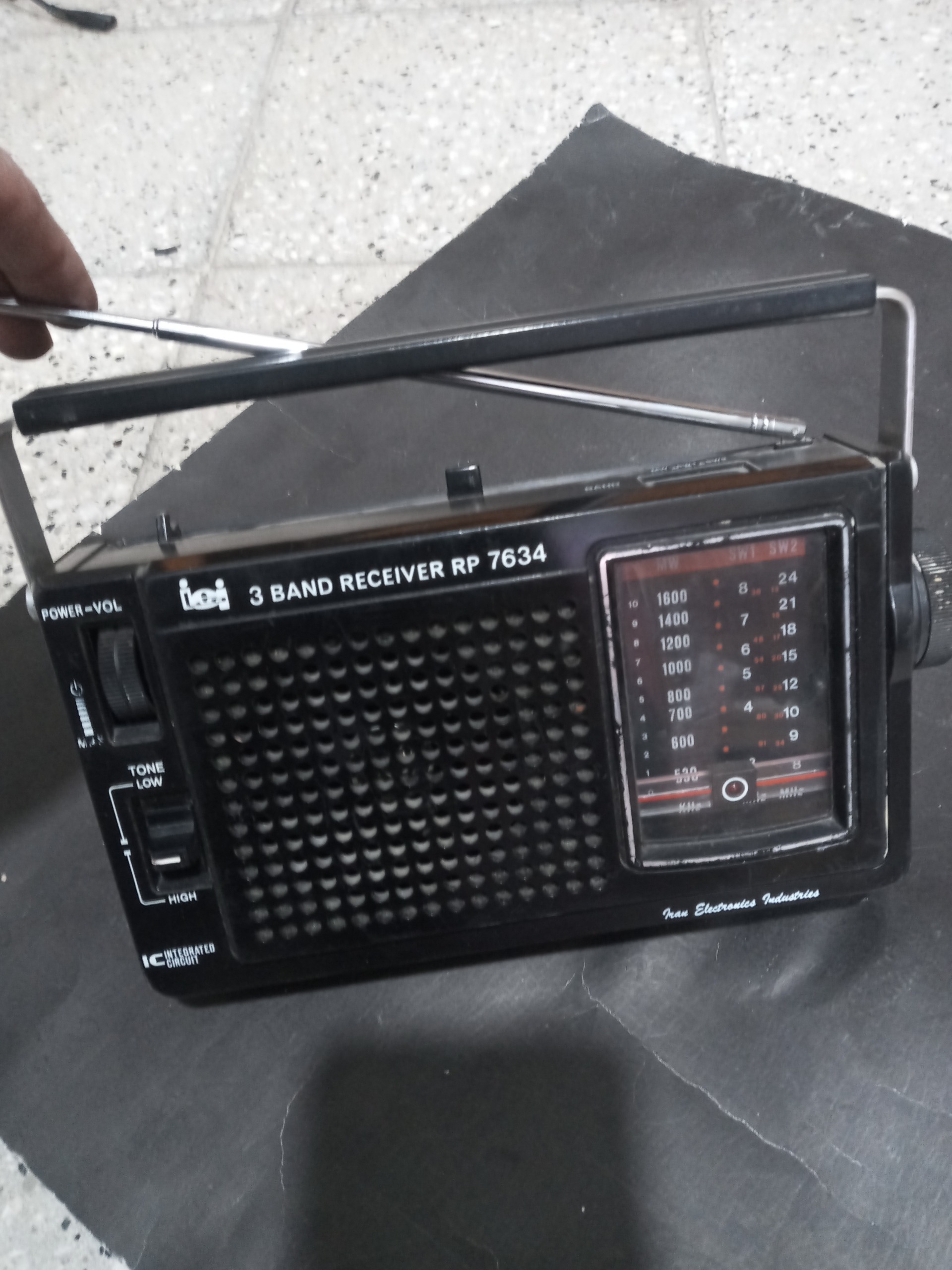 رادیو 3 موج قدیمی بسیار زیبا کلکسیونی