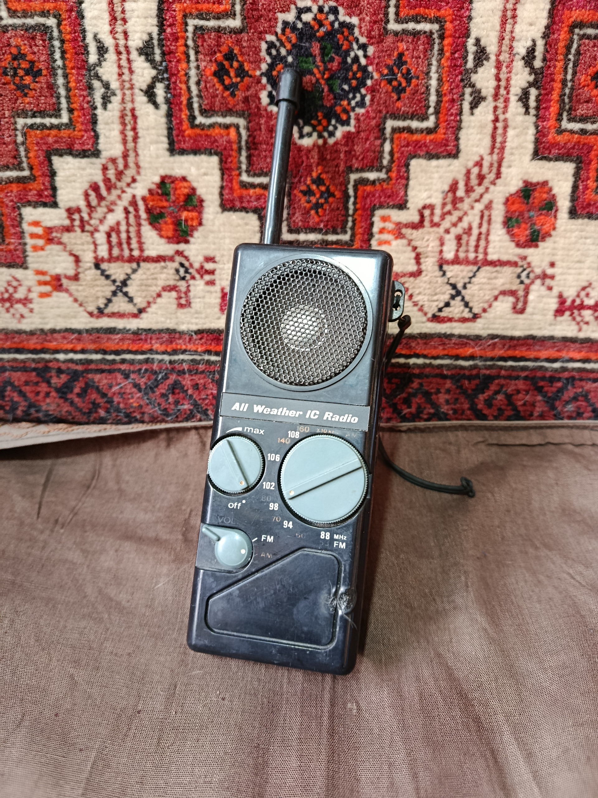 رادیو دو موج قدیمی طرح بیسیم