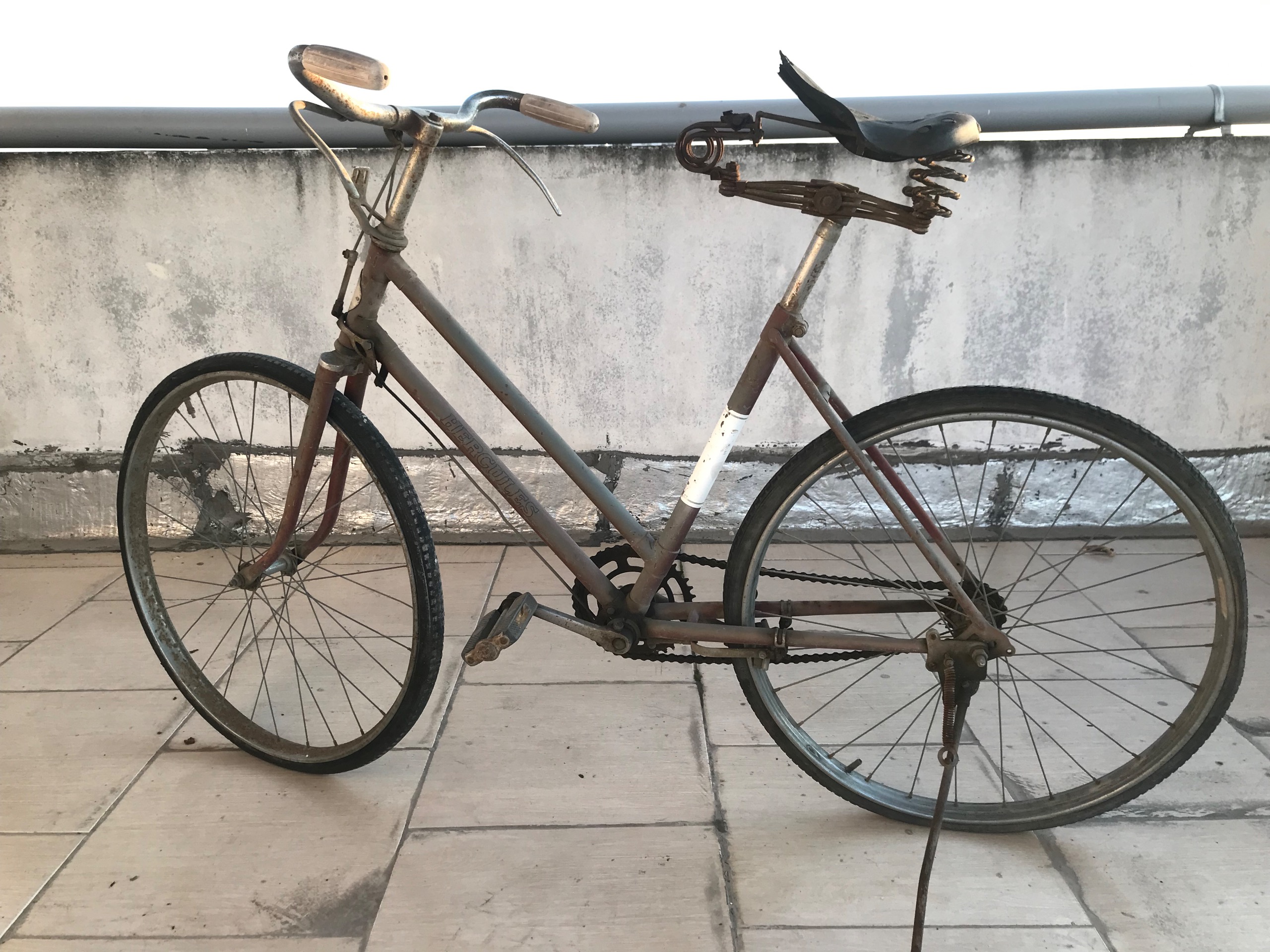 دوچرخه انتیک هرکولز سایز24دخترانه