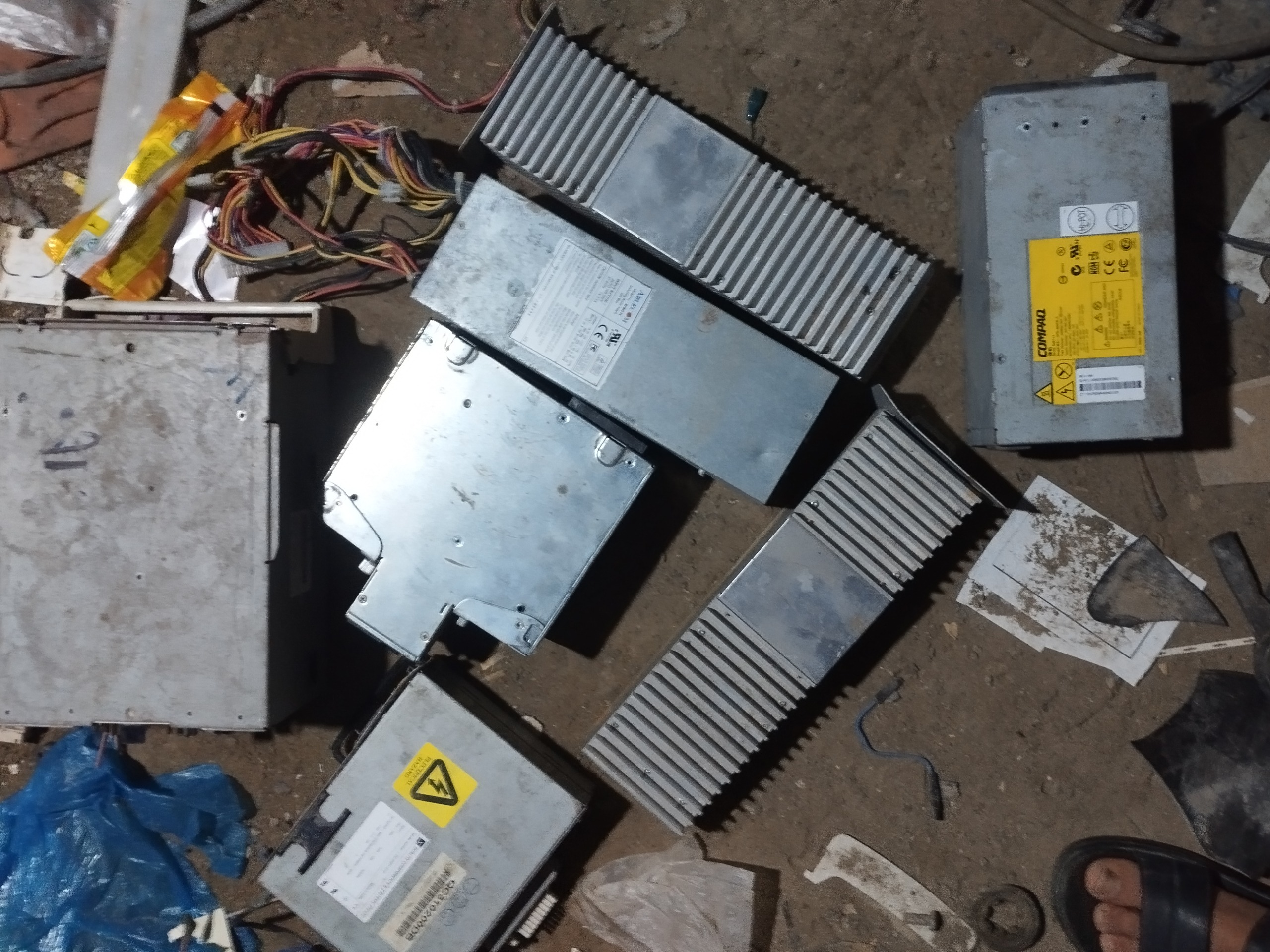 تعداد 8عدد پاور دستگاه