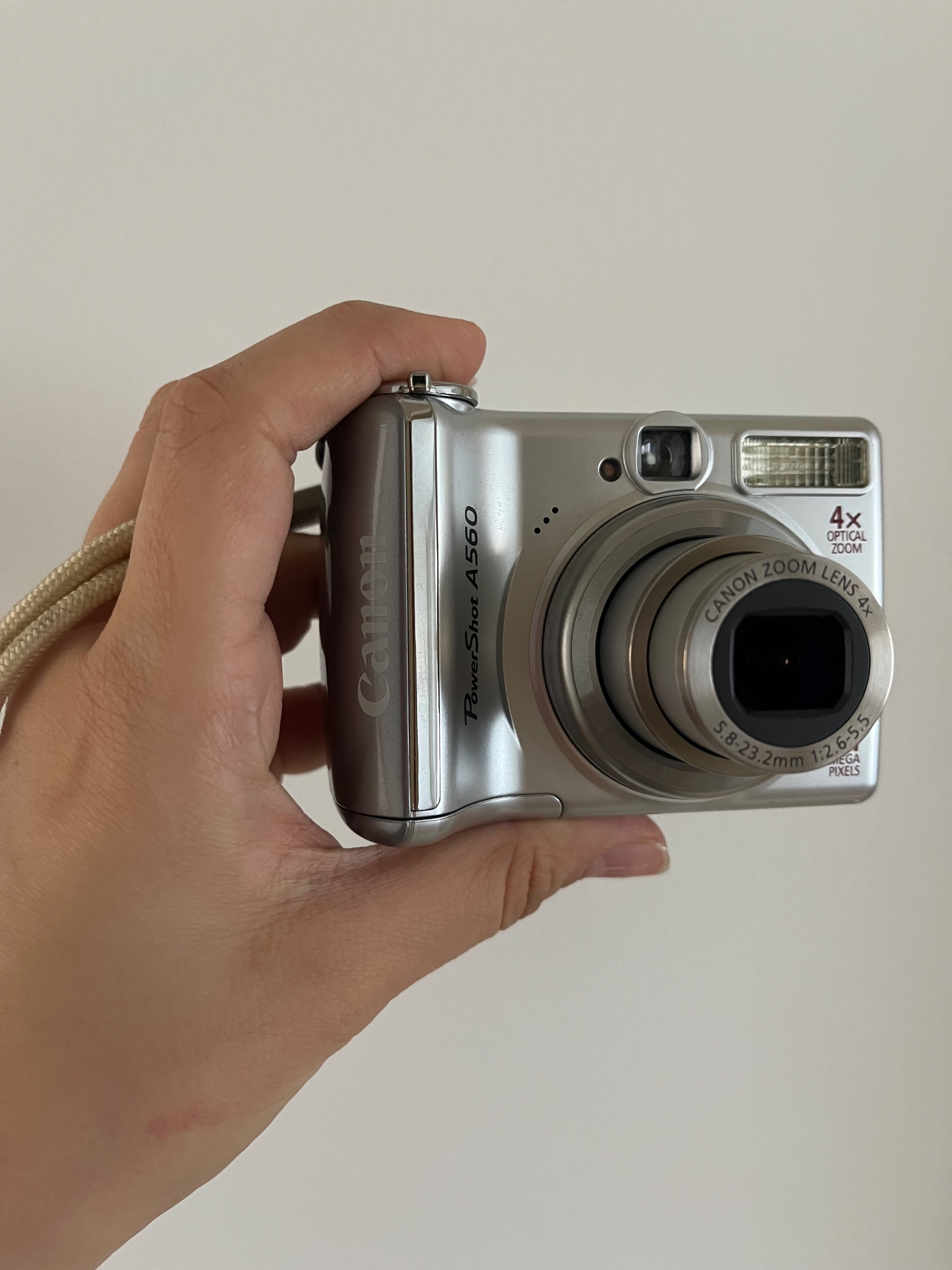 دوربین دیجیتال پاورشات کنون a560 خوش دست