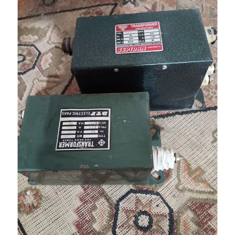  2عدد ترانس نئون