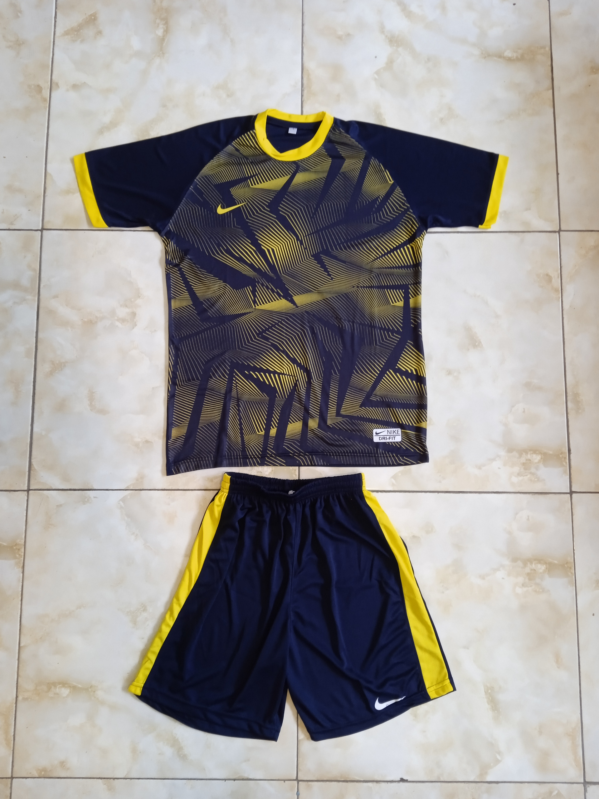 بلوز و شورت با مارک NIKE