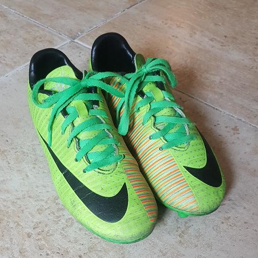 کفش ورزشی بچه گانه